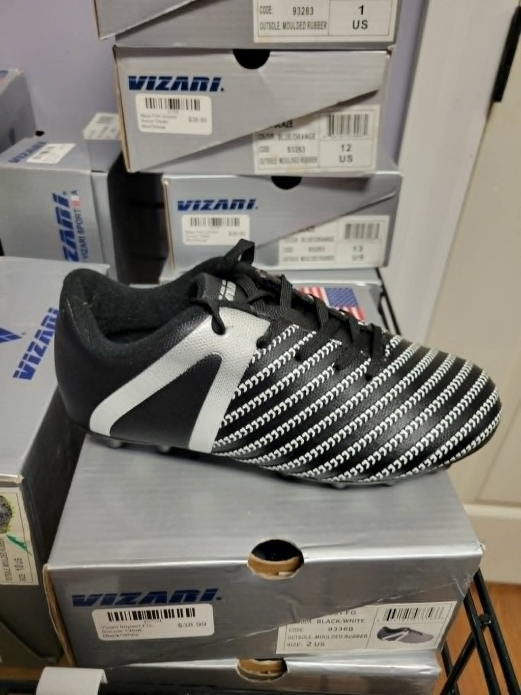 Vizari Youth Soccer Cleats – Black & White